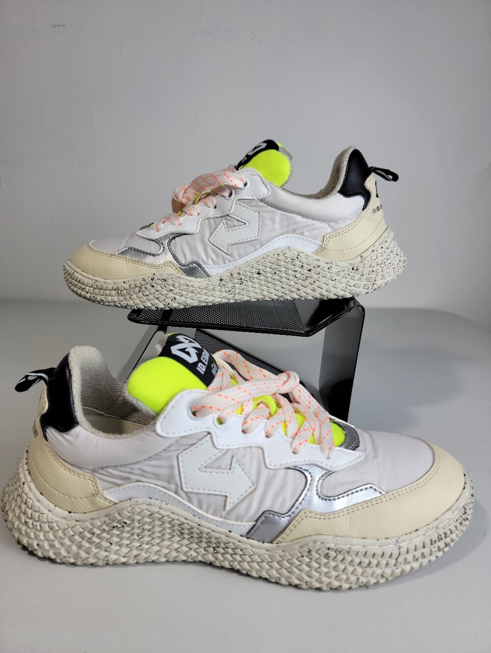 ID.EIGHT Hana White Crinkle Sneakers Women's EU 39/US 7.5 Sustainable, Portugal